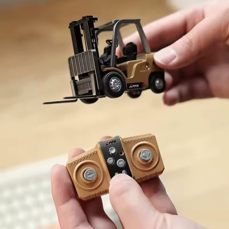 1:64 RC Alloy Forklift – Mini Engineering Series